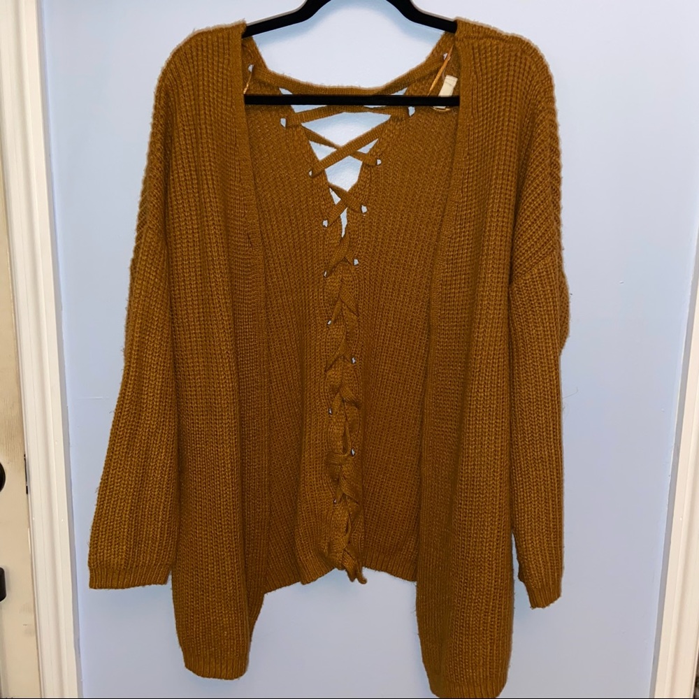 LAST CHANCE Braided back knit cardigan